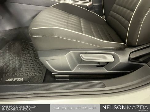 Used 2024 Volkswagen Jetta Sport image 25