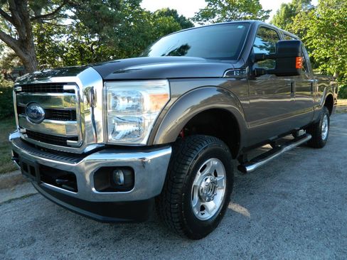 Used 2016 Ford F250 XLT w/ XLT Value Package AWD/4WD image 1