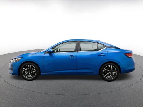 Used 2025 Nissan Sentra SV FWD image 4