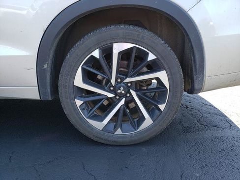 Used 2023 Mitsubishi Outlander SEL 40th Anniversary AWD/4WD image 11
