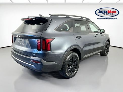 Used 2023 Kia Sorento S w/ Panoramic Sunroof Package AWD/4WD image 2