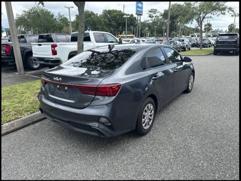 Used 2024 Kia Forte LX FWD image 3
