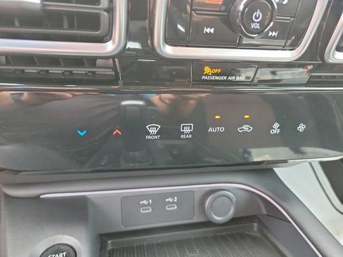 Used 2026 Nissan Sentra SR w/ Floor Mat Package FWD image 23