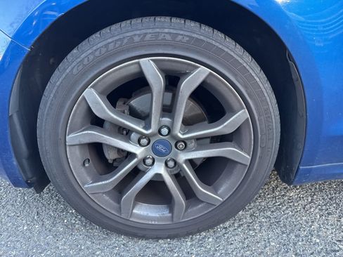 Used 2017 Ford Fusion SE w/ Equipment Group 201A image 21