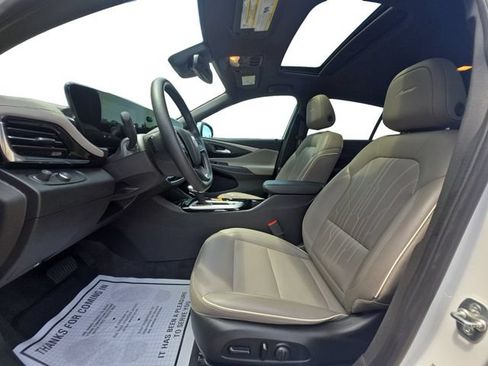 Used 2025 Buick Envista Avenir FWD image 9