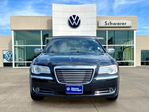 Used 2013 Chrysler 300 AWD w/ Driver Convenience Group image 3