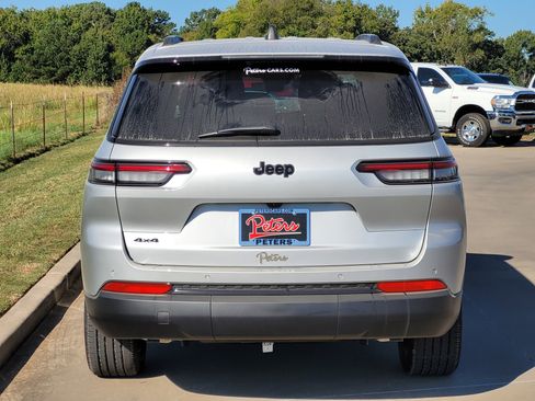 New 2025 Jeep Grand Cherokee L Altitude image 4