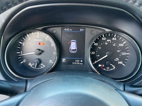 Used 2019 Nissan Rogue SL w/ Premium Package image 40