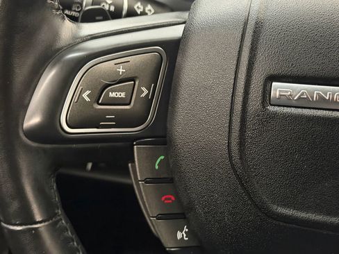 Used 2018 Land Rover Range Rover Evoque SE Premium image 25