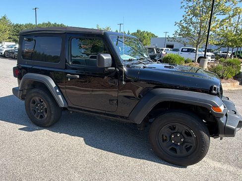 Used 2023 Jeep Wrangler Sport AWD/4WD image 5