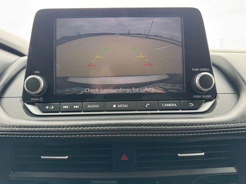 Used 2025 Nissan Rogue SV w/ SV Premium Package image 55