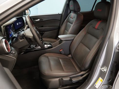 Certified 2025 Chevrolet Trax RS w/ Driver Confidence Package image 3