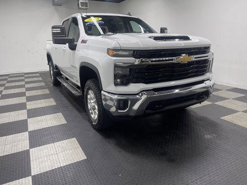 Used 2024 Chevrolet Silverado 2500 LT image 6