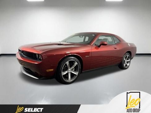 Used 2014 Dodge Challenger SXT RWD image 1