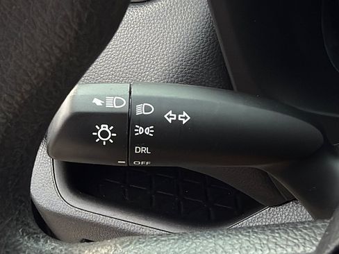 Used 2023 Toyota RAV4 LE AWD/4WD image 20