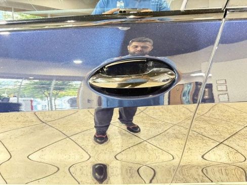 Used 2022 BMW X7 M50i image 12