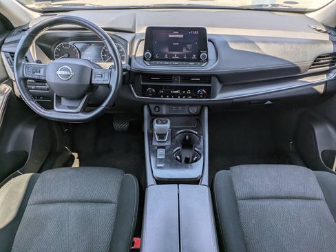 Certified 2025 Nissan Rogue SV FWD image 16