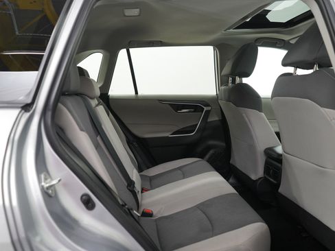 Used 2022 Toyota RAV4 XLE image 11