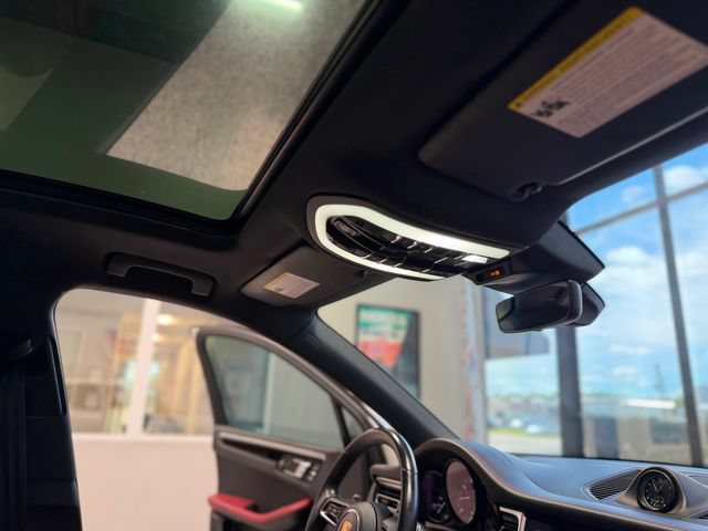 Used 2022 Porsche Macan AWD/4WD image 34