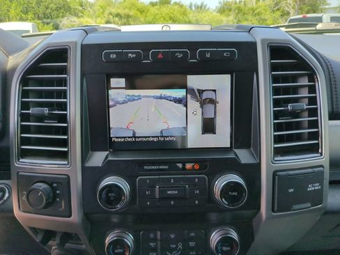 Used 2021 Ford F250 Platinum w/ FX4 Off-Road Package AWD/4WD image 25