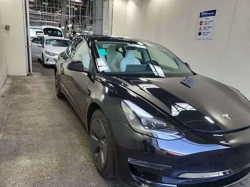 Used 2023 Tesla Model 3 Standard Range RWD image 5