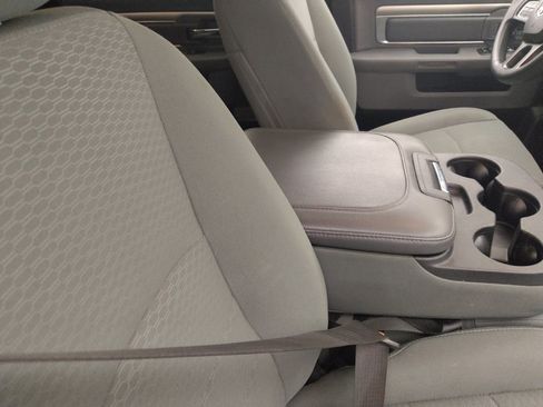 Used 2020 RAM 1500 Classic SLT image 21