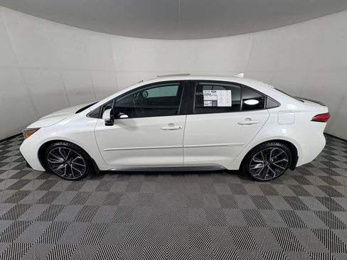 Used 2020 Toyota Corolla XSE image 4