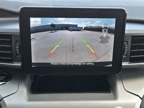 Used 2023 Ford Explorer XLT w/ Equipment Group 202A AWD/4WD image 15