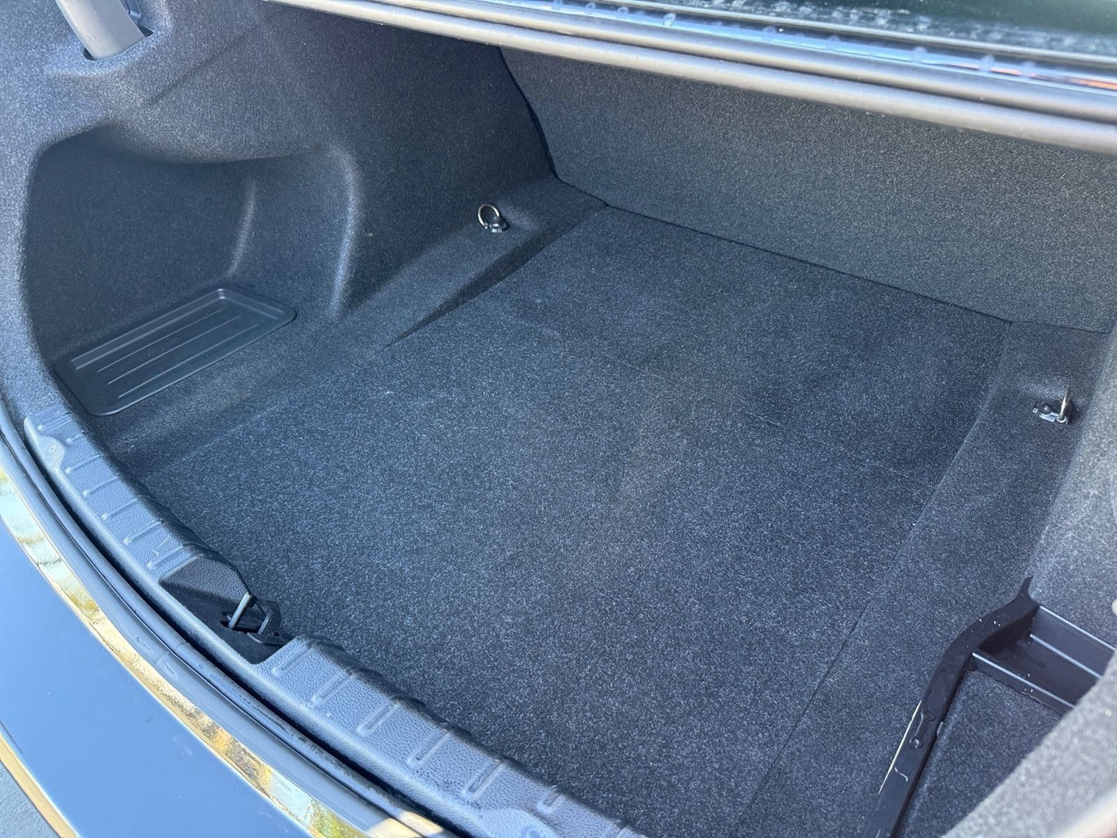 Used 2016 BMW 320i Sedan RWD image 19