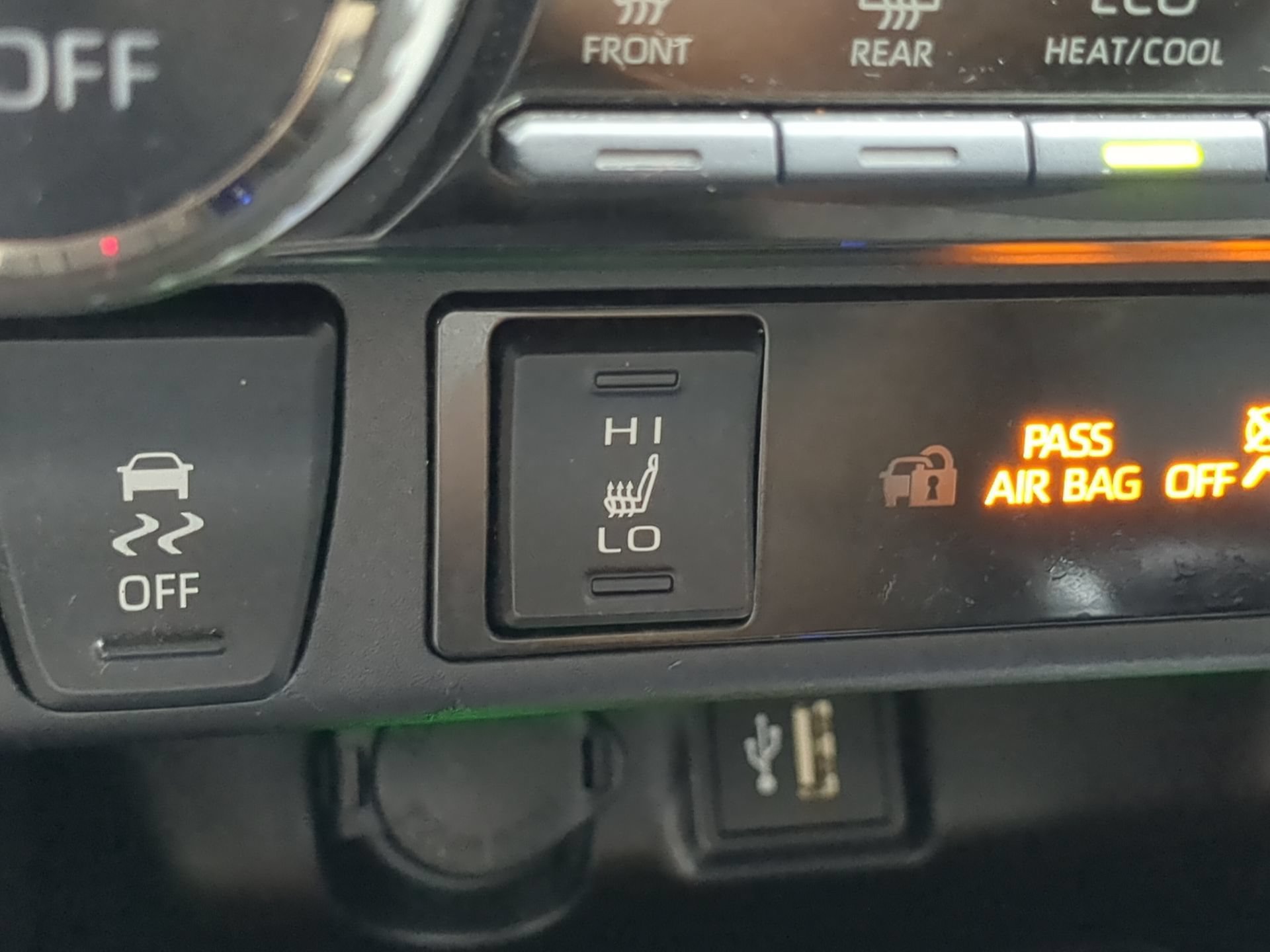 Used 2025 Toyota RAV4 XLE Premium w/ Weather Package FWD image 62