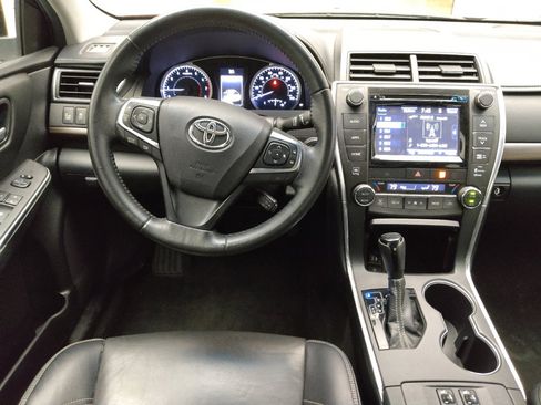 Used 2015 Toyota Camry XLE image 22