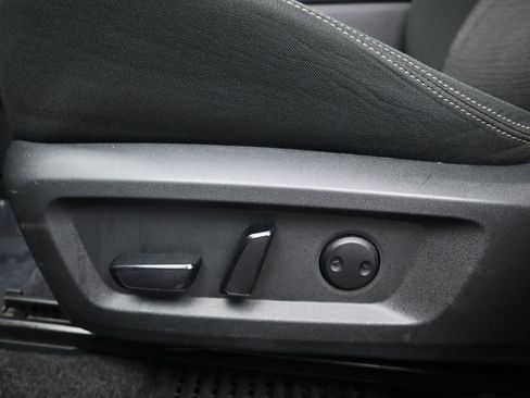 Used 2023 Nissan Rogue SV image 13