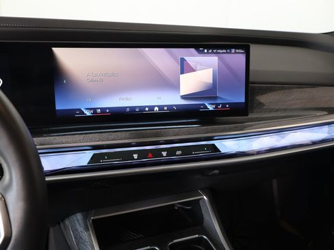 Certified 2023 BMW 740i RWD image 5