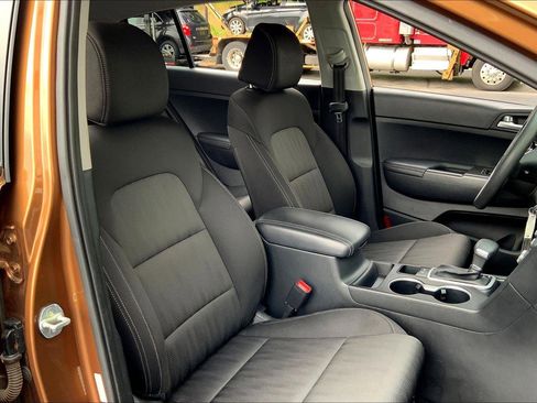 Used 2021 Kia Sportage LX image 7