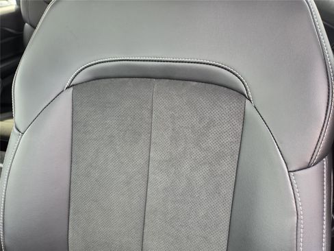 New 2025 Jeep Grand Cherokee L Altitude RWD image 19