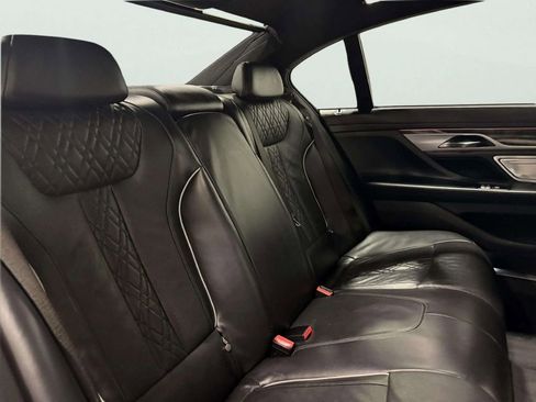 Used 2019 BMW 750i xDrive w/ Executive Package image 24