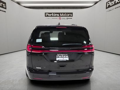 New 2027 Chrysler Pacifica Limited