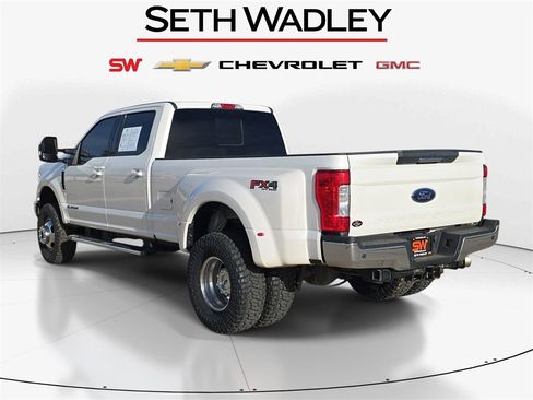 Used 2019 Ford F350 Lariat w/ Lariat Value Package image 5