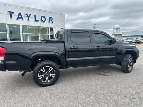 Used 2017 Toyota Tacoma SR w/ Tow Package AWD/4WD image 18