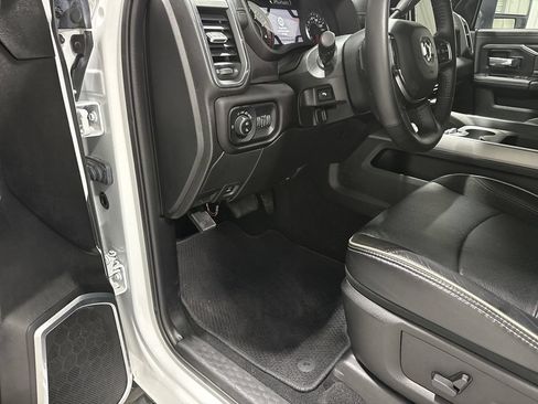 Used 2024 RAM 3500 Laramie w/ Sport Appearance Package AWD/4WD image 10