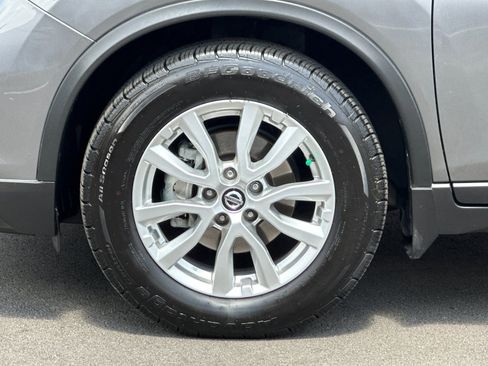 Used 2020 Nissan Rogue SV FWD image 34