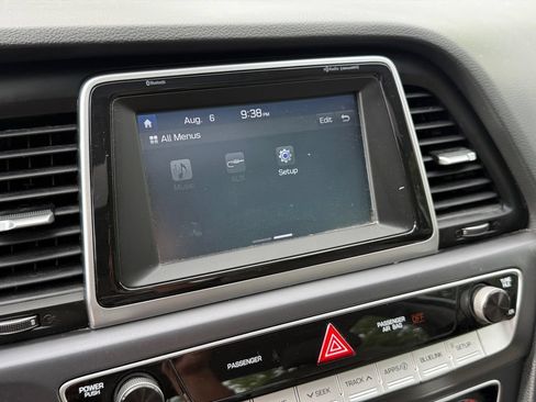 Used 2018 Hyundai Sonata Limited FWD image 25