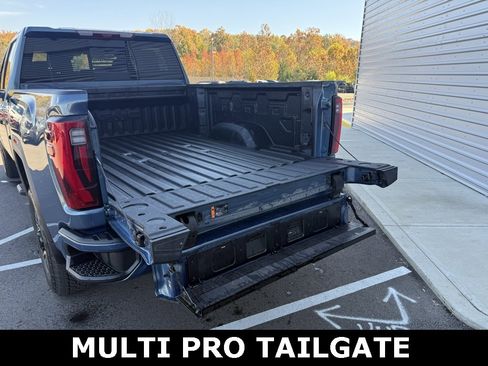 Used 2025 GMC Sierra 2500 Denali Ultimate image 11