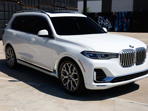 Used 2019 BMW X7 xDrive40i w/ Cold Weather Package AWD/4WD image 17