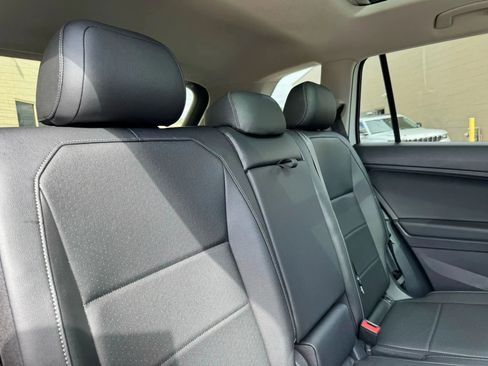 Used 2019 Volkswagen Tiguan SE w/ Panoramic Sunroof Package image 31