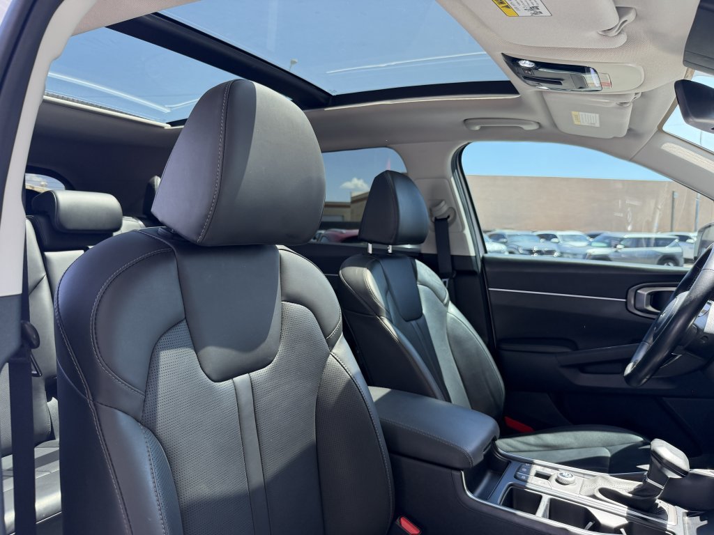 Used 2025 Kia Sorento S w/ Panoramic Sunroof Package FWD image 39