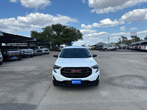 Certified 2021 GMC Terrain SLT w/ Elevation Edition FWD image 2
