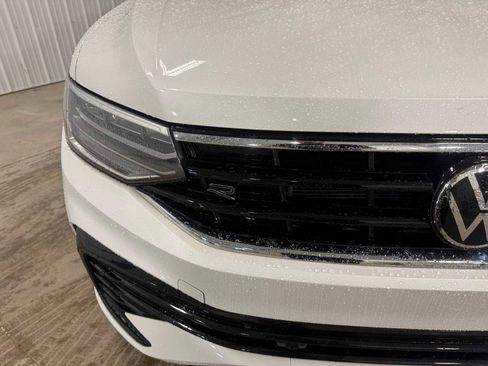 Certified 2023 Volkswagen Tiguan SE R-Line FWD image 4