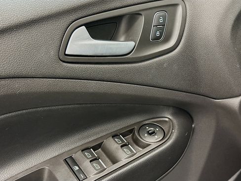 Used 2019 Ford Escape SEL image 15