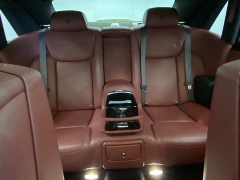 Used 2015 Rolls-Royce Ghost image 44